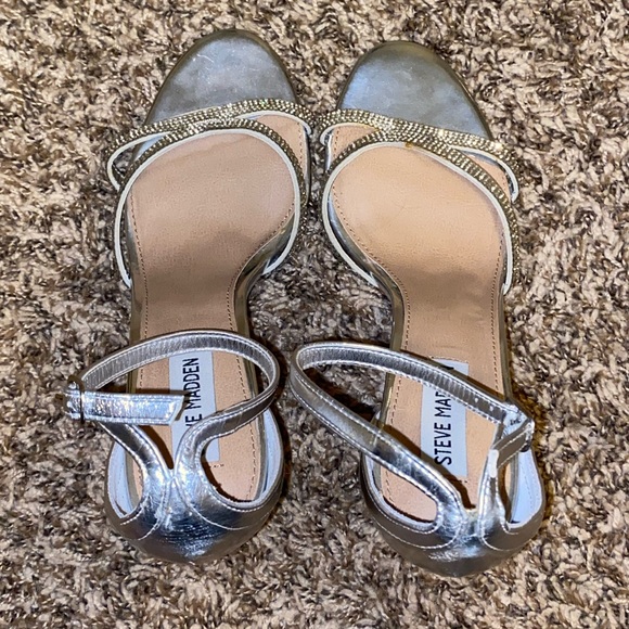 Steve Madden silver heels - Picture 3 of 5